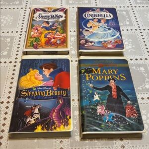 Disney VHS Collection - Snow White Cinderella, Sleeping Beauty, Mary Poppins VTG